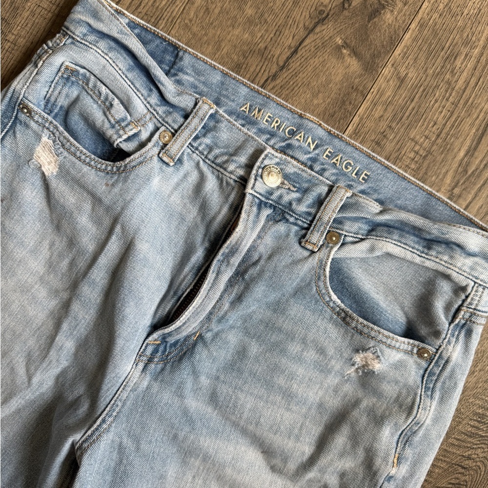 American Eagle Distressed Mom Jean- Size 8 - Picture 2 of 6